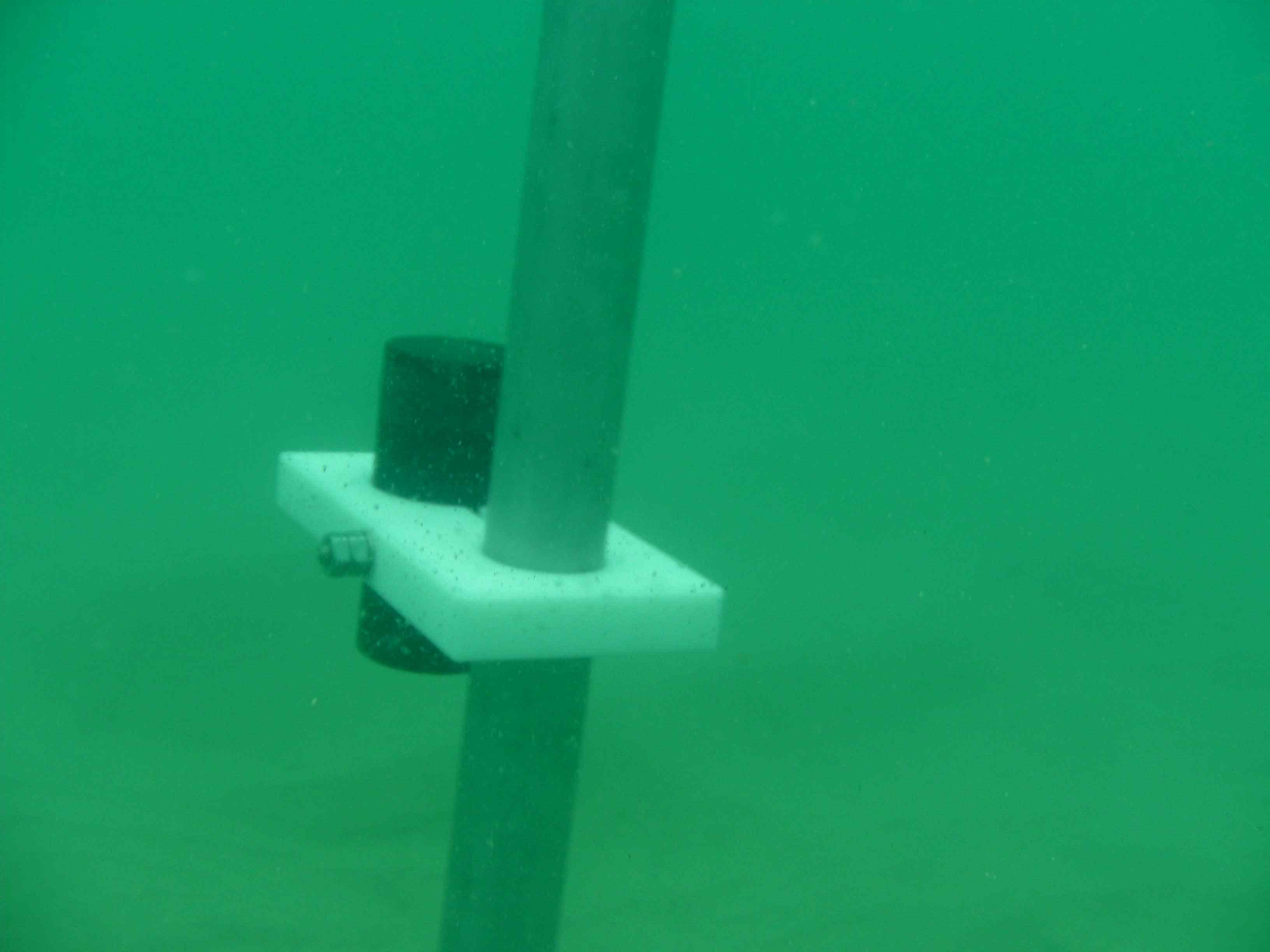 Underwater wave gauge