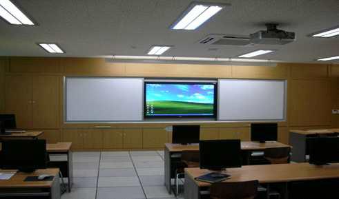 전자칠판(Interactive whiteboard)를 적용한 멀티미디어 강의실