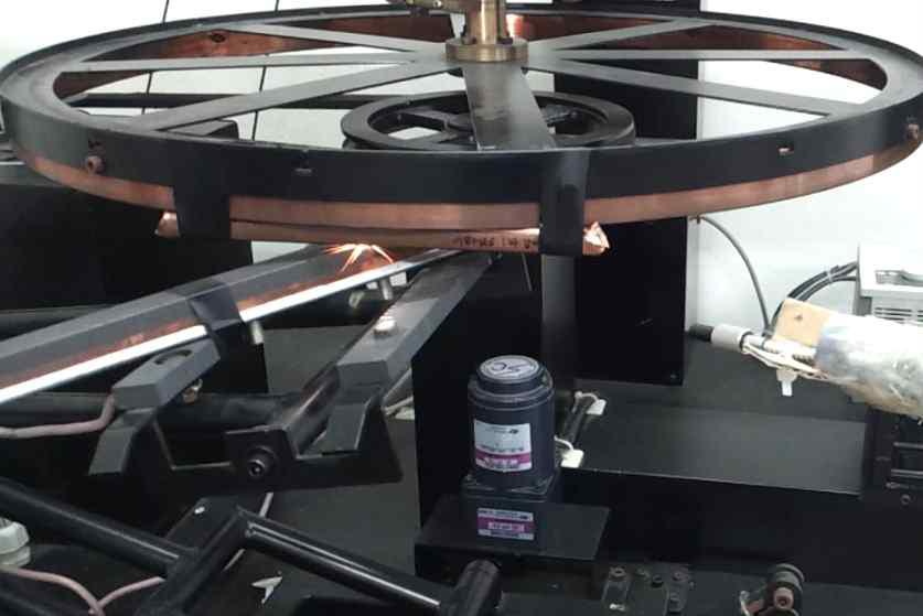 강체가선(T bar) - 누리로 전동차 팬터그래프 실험