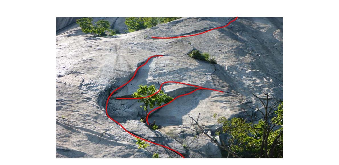 그림 3.1.3.6. 인수봉 일대에서 나타나는 화강암의 박리돔 (Exfoliation Dome)