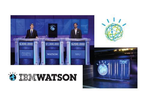 IBM의 Watson이 2011년 2월에 미국의 퀴즈쇼인 Jeopardy에 참가해서 우승한 장면과 무대 한편에 설치된 Watson 본체의 모습