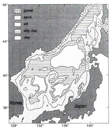그림 4.3. Grain size distribution of surface sediments in the East Sea. Modified after Chough et al. (2000).