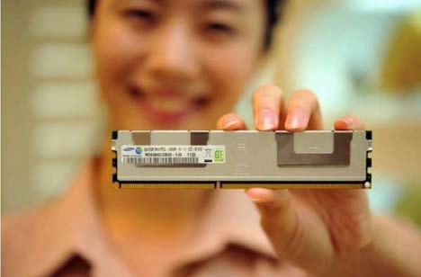 삼성전자에서 업계 처음으로 3차원 TSV 기술울 적용하여 개발한 초고속 서버용 32 GB D램 모듈, 현재 본격 양산에 돌입을 위한 연구 개발중(이 투데이 뉴스 20140714)>
