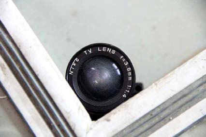 교체전 감시카메라 렌즈의 오염