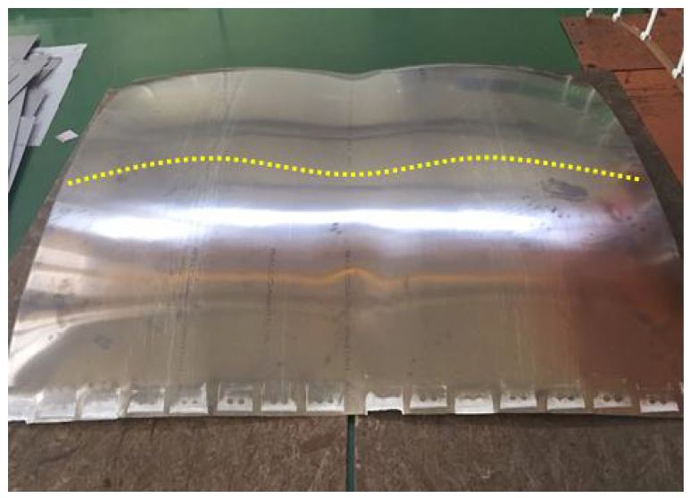 대면적 알루미늄 판재 스트레칭 분할성형에서 판재의 변형 모습