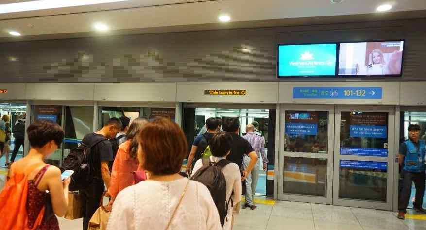 인천공항 셔틀트레인 승, 하차 모습