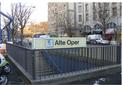 Alte Oper 지하역사 출입구