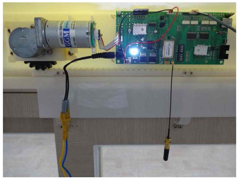 창호개폐 구동 전용 모션제어보드 기구부 장착