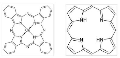 Phthalocyanine Blue의 구조식(좌)과 porphyrin의 구조식(우)