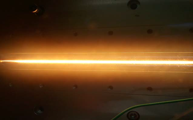 가열중인 filament cathode