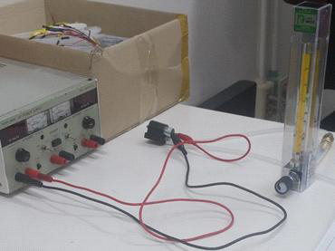 모터에 인가되는 전압과 펌프로 인한 유량의 관계를 알아보기 위한 장비 구성