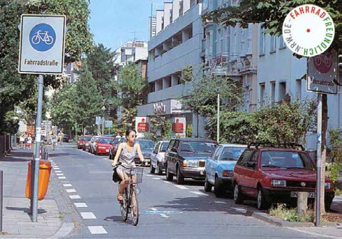 독일의 공유도로_자전거우선형(Farradstrasse)