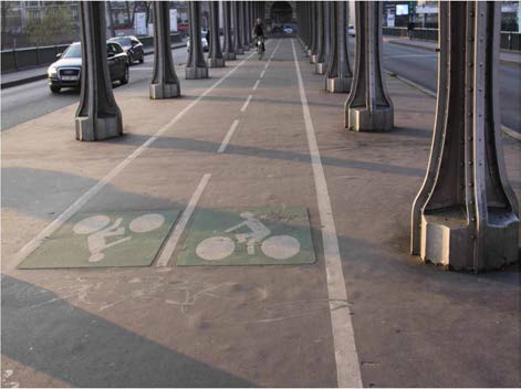 프랑스 파리의 양방향 자전거도로