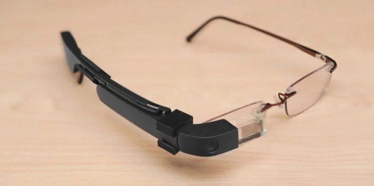 구글 글래스와 기존 안경을 연결하는 어댑터