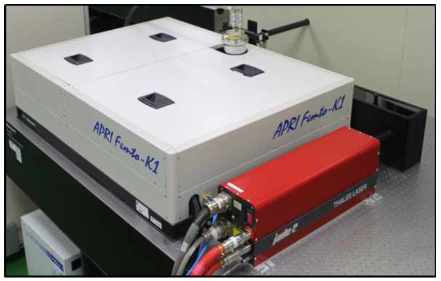 정밀 가공용 1 kHz 펨토초 레이저 시제품의 사진