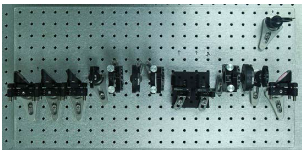 1 kHz 펨토초 레이저의 파장 다변화 광학 장치 사진