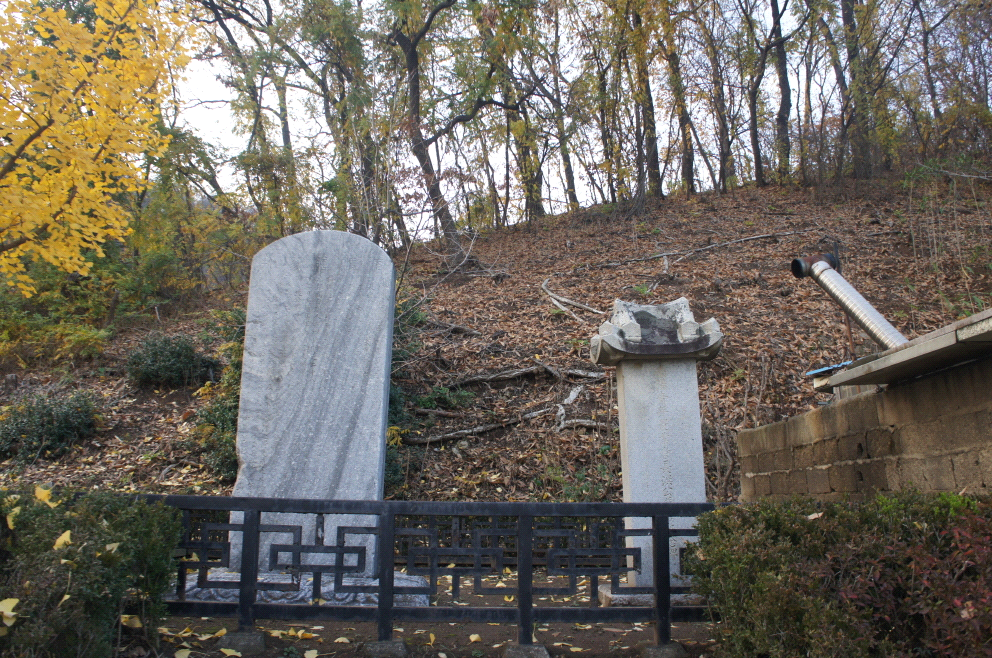 윤계선생순절비와 홍익선 기념비