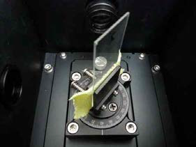 Fluorescence spectrophotometer의 시료 측정 사진