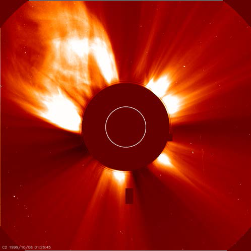 SOHO위성의 LASCO로 관측한 코로나 물질방출 모습