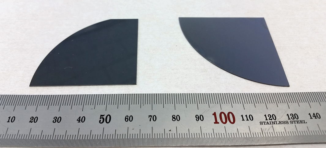 저온에피택시 공정을 이용한 40 μm 초박형 웨이퍼 (50x50 mm2) 제조