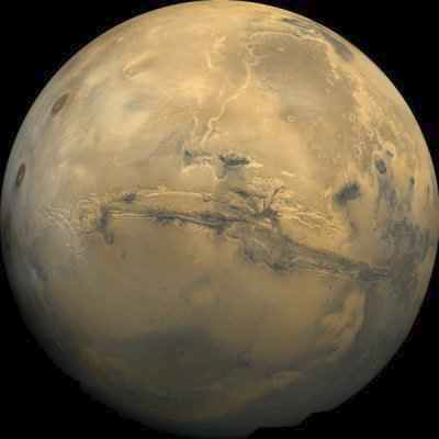 화성의 지형에서 가장 인상적인 거대한 매리너리스 협곡