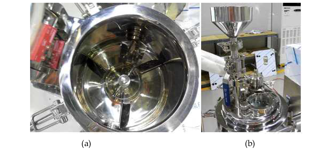 high speed mixer : (a) vessel 내부, (b) binder