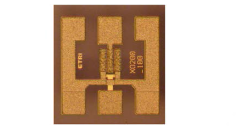 게이트 폭이 200um인 Ku대역용 GaN 단위 전력소자 칩 사진