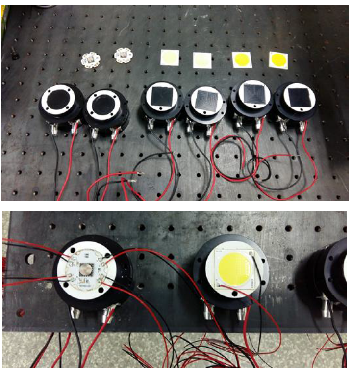 LED 광원모듈 및 방열마운트 상조립 전 하조립 후. LED 모듈은 열전도 에폭시를 이용하여 방열마운트에 접착시켰음