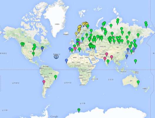 전 세계 GBAS 설치 공항; 초록색: GBAS 운영중, 파란색: GBAS 연구용, 노란색: SCAT-I 운영, 자주색: GBAS 설치예정
