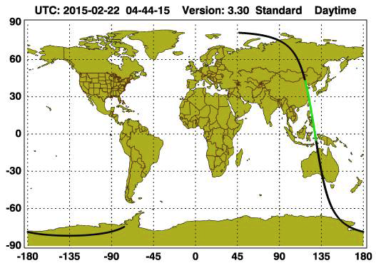 2015년 2월 22일 13:44분에 관측된 CALIOP 라이다 자료의 공간 범위 (녹색 실선)