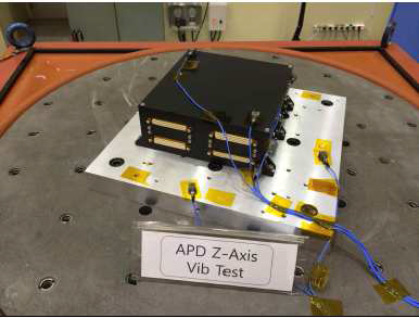 APD X축 진동시험