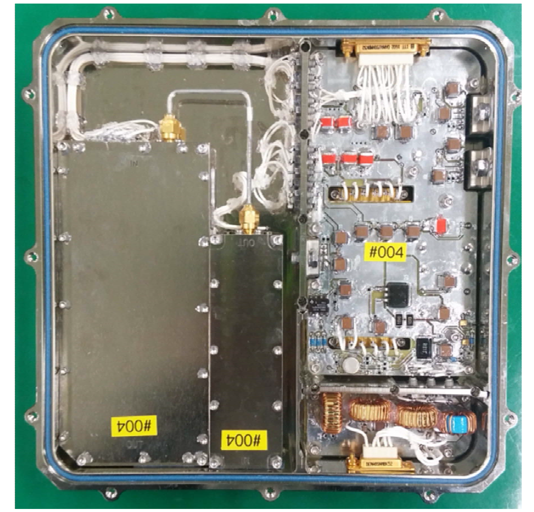 위성영상자료전송용 X밴드 변조기 하부 형상