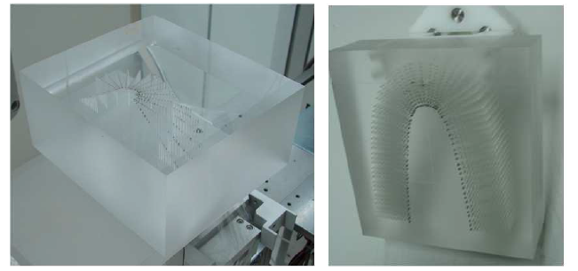 제작된 원형 구동(왼쪽) 및 포물선 구동(오른쪽) 파노라마.토모 영상의 깊이 분해능 측정을 위한 팬텀