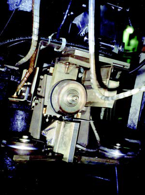 in-situ 또는 정비창에서 기차 바퀴의 위상배열 자동 검사