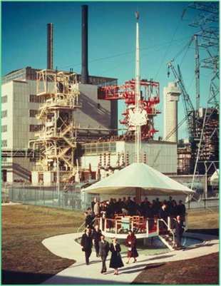 세계 최초의 상용 Calder Hall 원전 준공식 모습