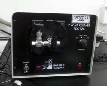 산소 플라즈마 기기 (oxygen-plasma instrument)의 사진