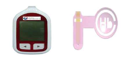 측정기(1)와 시약검사지(2)로 구성된 현장진단용 자동헤모글로빈시스템