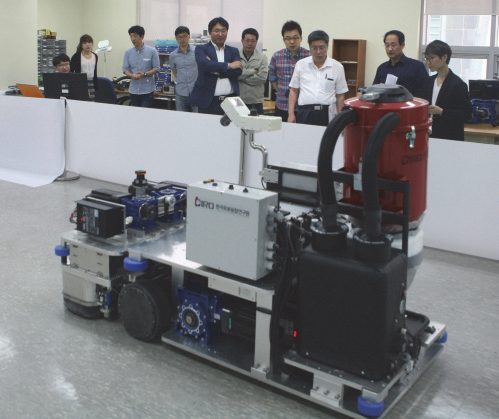 한국로봇융합연구원의 무인 콘크리트 폴리싱 로봇