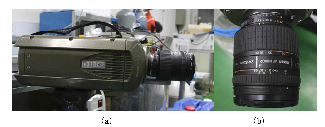 고속카메라 및 렌즈 설치모습:(a)고속카메라 렌즈 결합모습, (b)렌즈사진