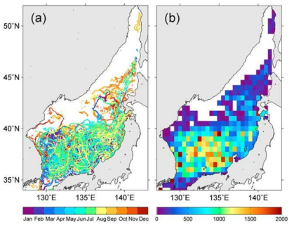 (a) 위성으로 추적한 표층 뜰개의 이동경로의 공간분포, (b) 2005-2010년 간 동해 수온 관측 횟수의 공간분포