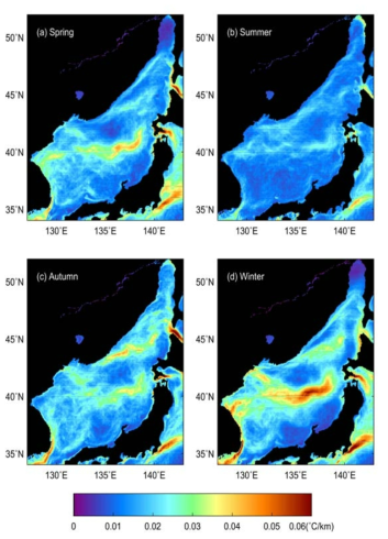 2003년-2012년 동해 열전선 크기(℃/km)의 계절 평균 자료 공간 분포 (a) 봄 (3-5월) (b) 여름 (6-8월) (c) 가을 (9-11월) (d) 겨울 (12-2월)