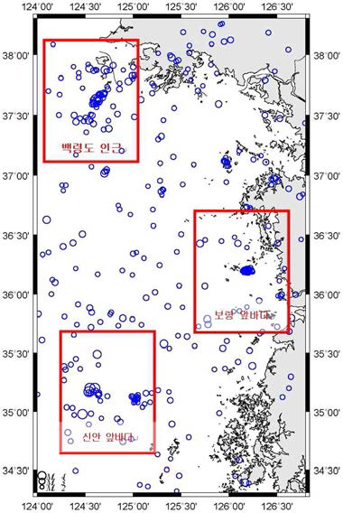 한국지질자원연구원에서 분석한 서해지역에서의 2013년부터 2014년까지의 주요 지진의 진앙분포도.