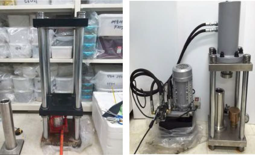 Manual water pressure handler (left) and semiautomatic water pressure handler (right) for triploid induction