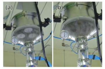 A holder for the feeding cup (a) before and (b) after tilting.