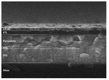 박막형태에서 전자빔을 조사한 기판을 이용해 만든 태양전지의 SEM 단면도