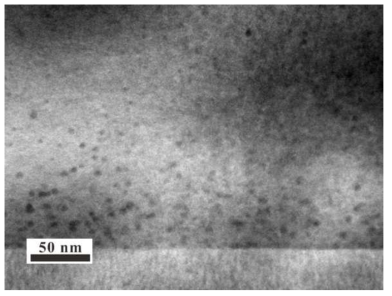 열처리 후, InGaAs결정 내에 생성된 arsenic cluster의 투과전자현미경 사진