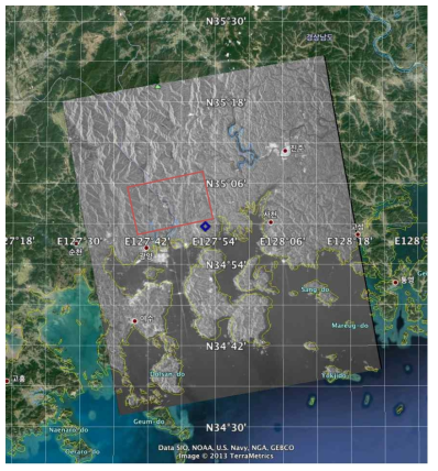연구지역의 구글 영상, ALOS PALSAR 영상(흑백 영상) 및 주요 연구지역(적색 사각형)