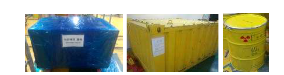 ACPF 철거 자재용 포장재 (왼쪽부터, Wrapping을 통한 개별포장, 2,000 L 급 대형 컨테이너 적재 및 200 L 드럼 포장)