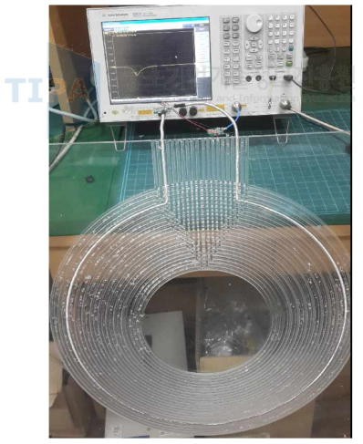 제작된 시료2코일 및 측정 사진