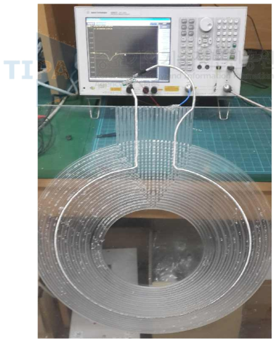 제작된 시료3코일 및 측정 사진